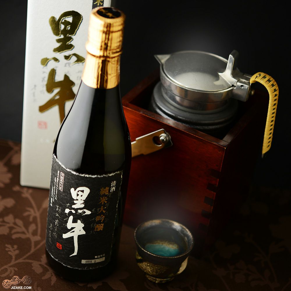 ◇【箱入】黒牛 純米大吟醸 | 日本酒専門店 佐野屋 JIZAKE.COM ◇【箱入】黒牛 純米大吟醸 | 日本酒専門店 佐野屋 JIZAKE.COM