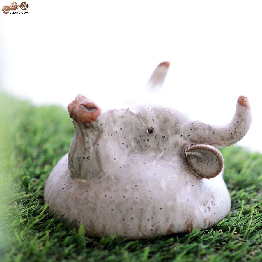 器のしごと|村上直子・白井隆仁 器のしごと ウシ 盃