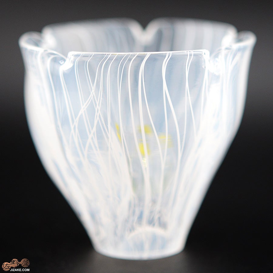 湯浅明子 お花のぐい呑み 白